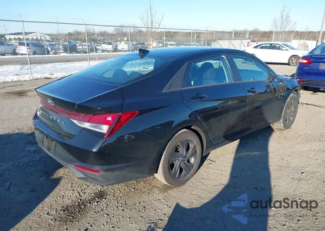 2023 Hyundai Elantra Sel z USA, uszkodzony, nr VIN 5NPLM4AG7PH089485